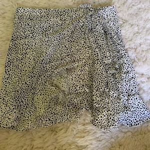 White with black dots tie skirt